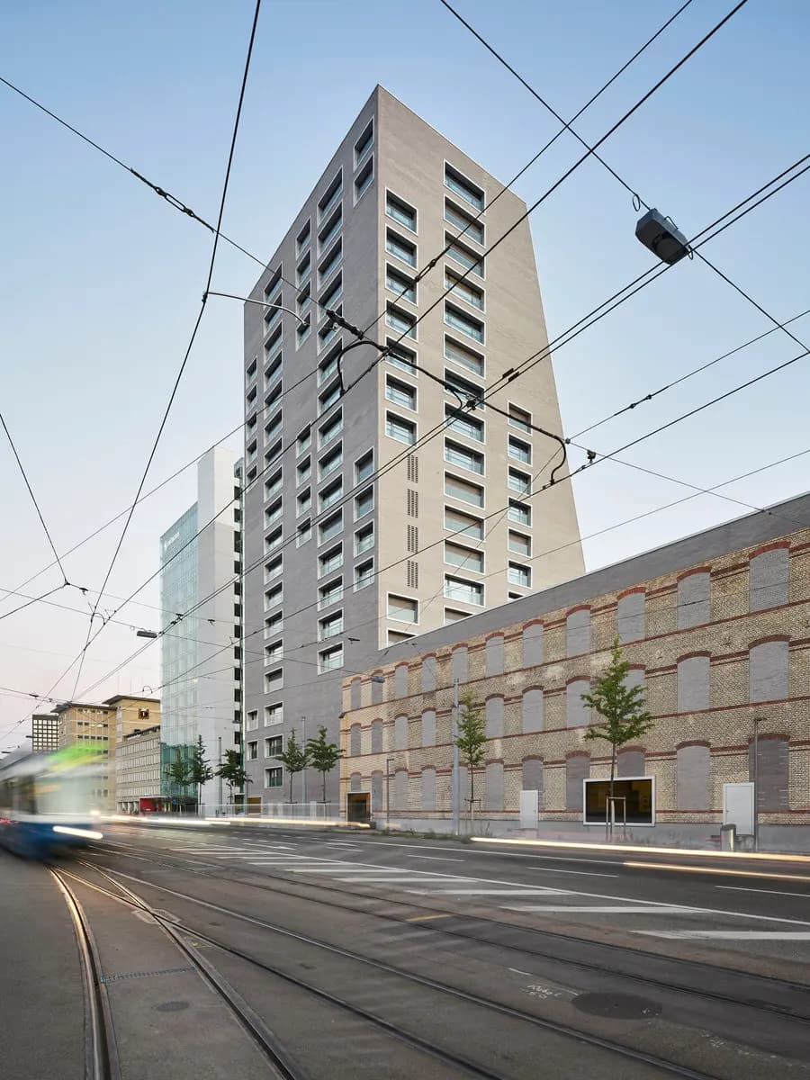 Photo by Sebastian Grundgeir