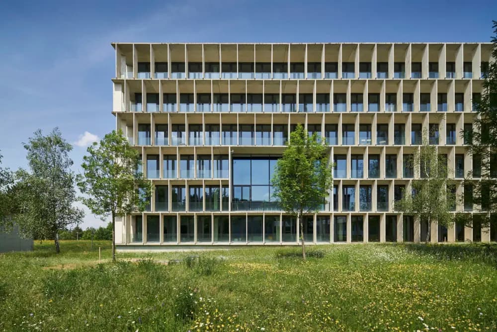 Photo by Sebastian Grundgeir