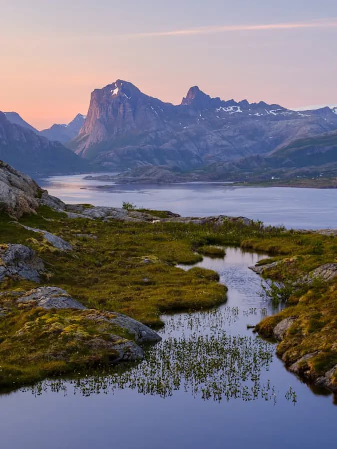 Photo by Silvano Pedrett