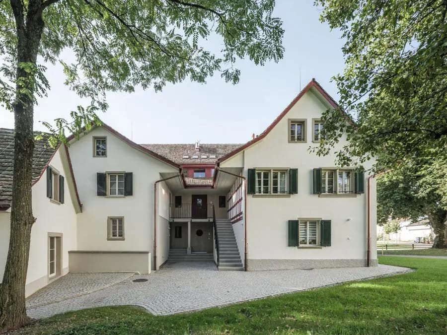 Photo by Silvano Pedrett